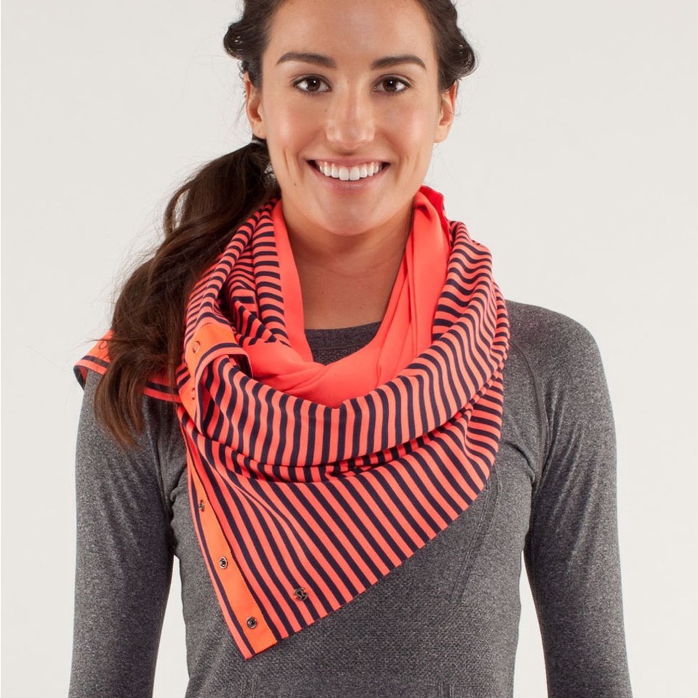 Lululemon Vinyasa Scarf
Classic Stripe Light Flare Inkwell